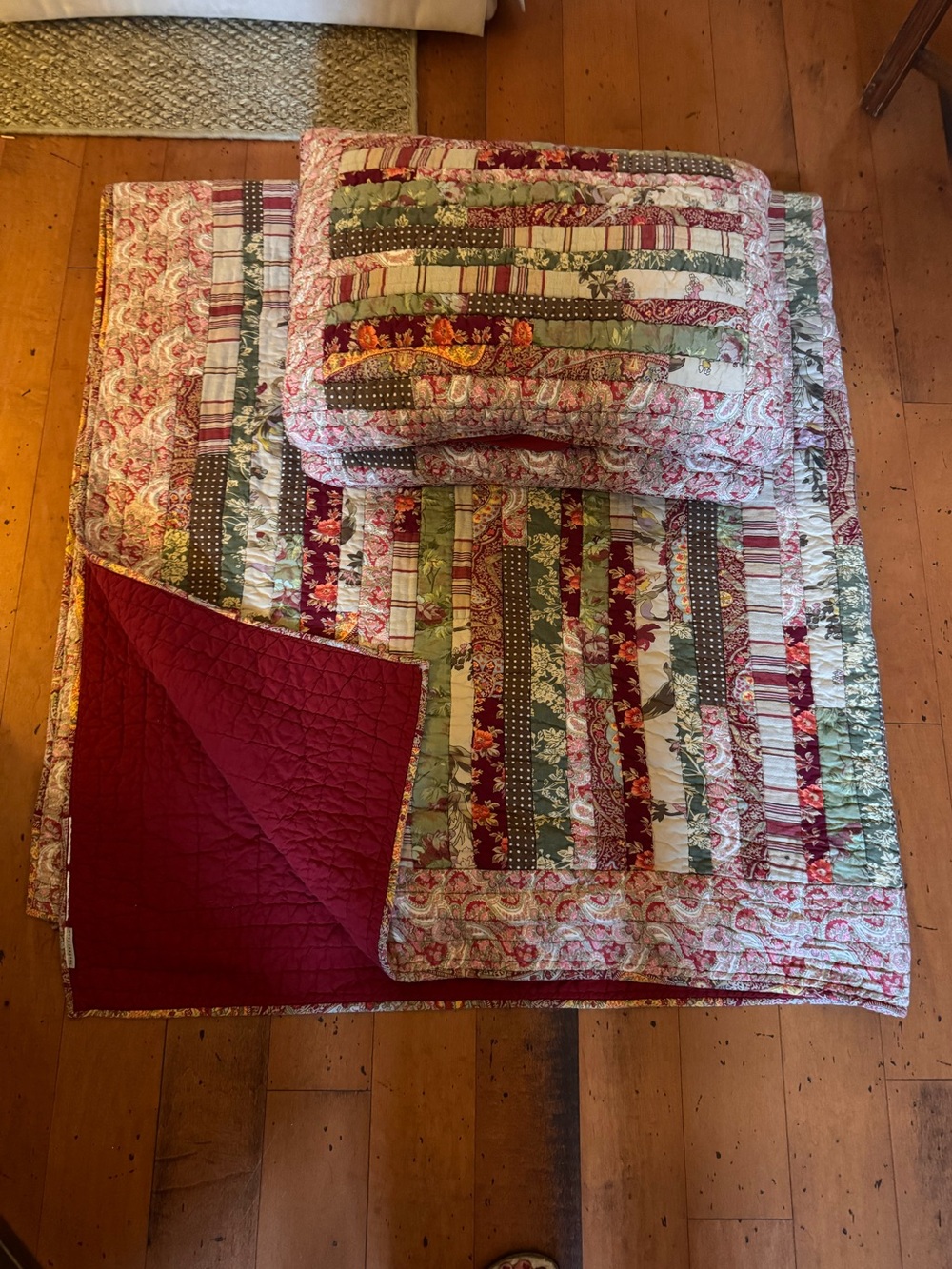 Pottery barn full size quilt and shams, EUC